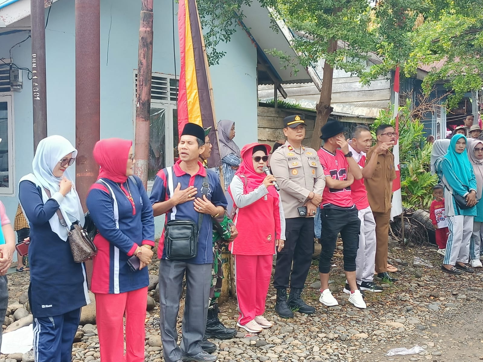Camat Airpura Resmi Mebuka Lomba Gerak Jalan Indah Kecamatan Airpura