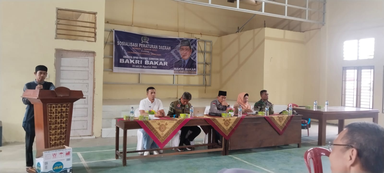 Camat Airpura Hadiri Kegiatan Anggota DPRD Provinsi Sumatera  Barat dalam Sosialisasi Peraturan Daer