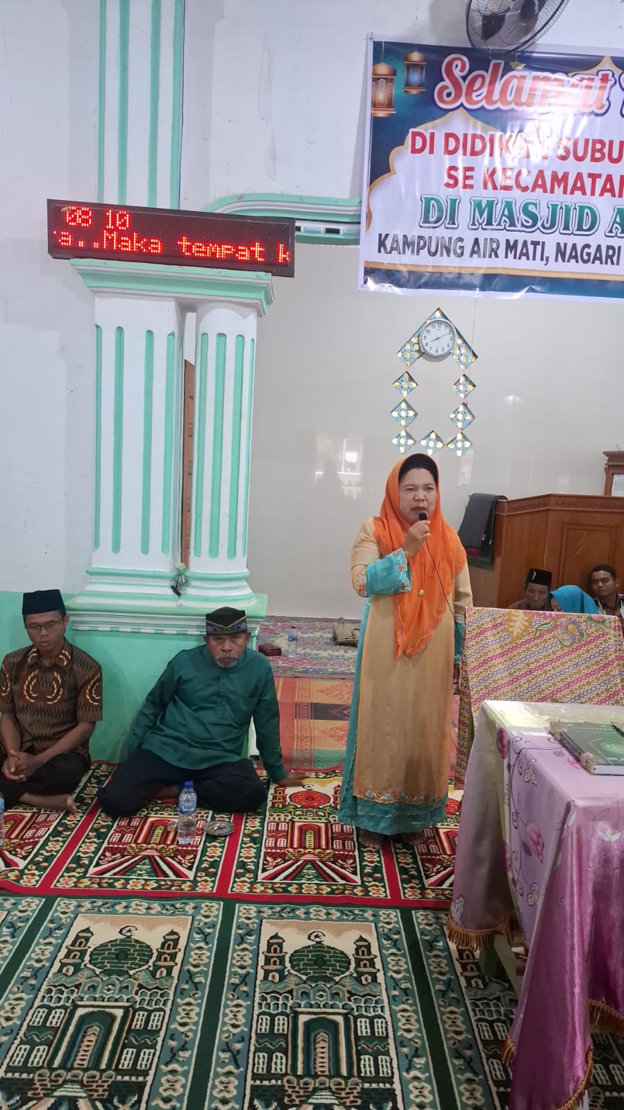 Camat Airpura Hadiri Didikan Subuh Gabungan di Masjid Al-Manar , \"Menanamkan Nilai-Nilai Keagamaan 