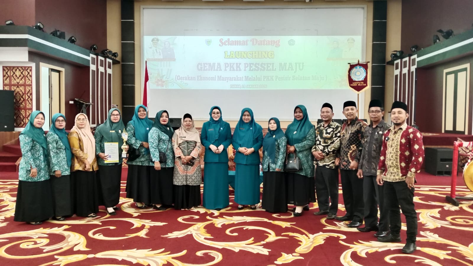 Camat Airpura Hadiri Launching GEMA PKK Pesisir Selatan Maju