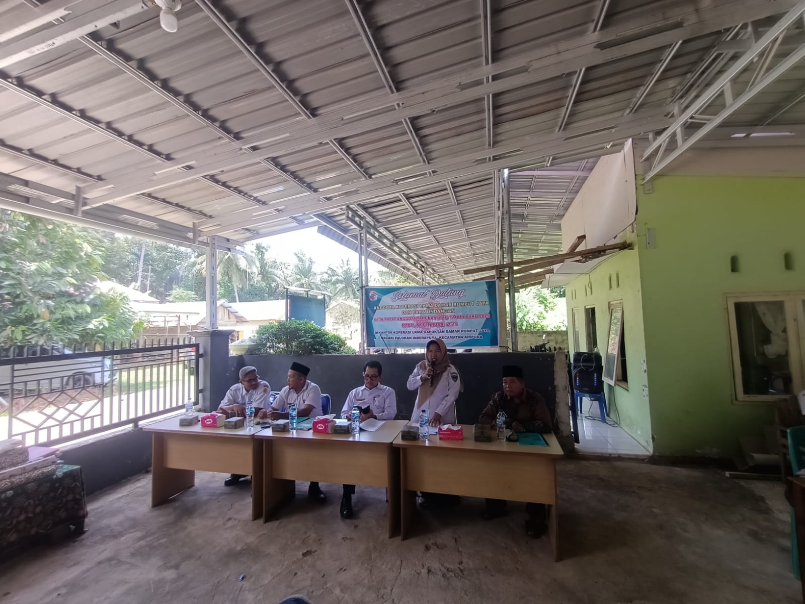 Camat Airpura Hadiri Rapat Anggota Tahunan (RAT) Koperasi LKMA Gapoktan Damar Rumput Jaya Tahun Buku