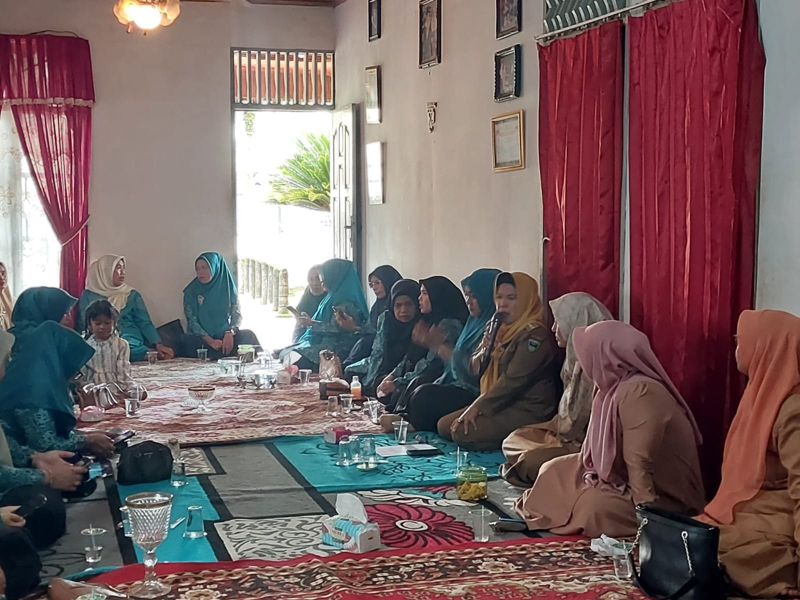 Halal Bihalal dan Pertemuan Bulanan PKK Kecamatan Airpura Bahas Persiapan Lomba Tingkat Provinsi