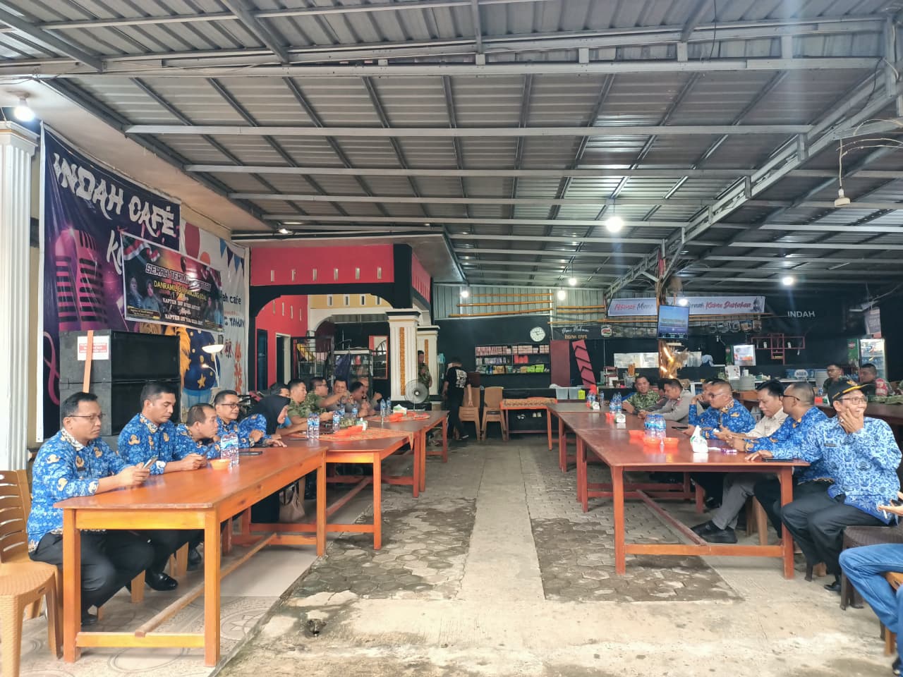 Camat Airpura Hadiri Lepas Sambut Danramil 01/Pancung Soal di Indah Cafe