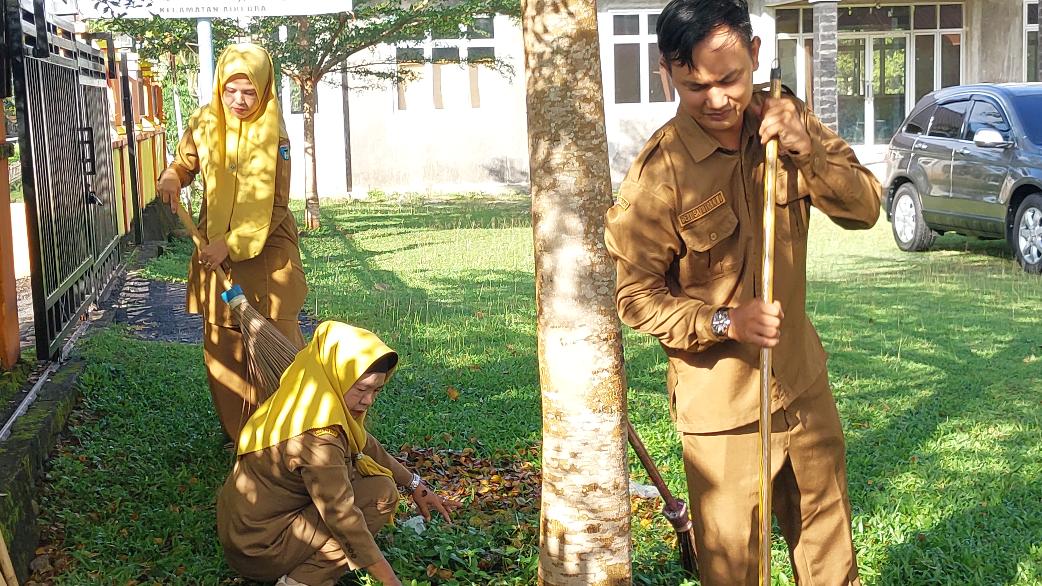 LAKSANAKAN GERAKAN INDONESIA ASRI KECAMATAN AIRPURA