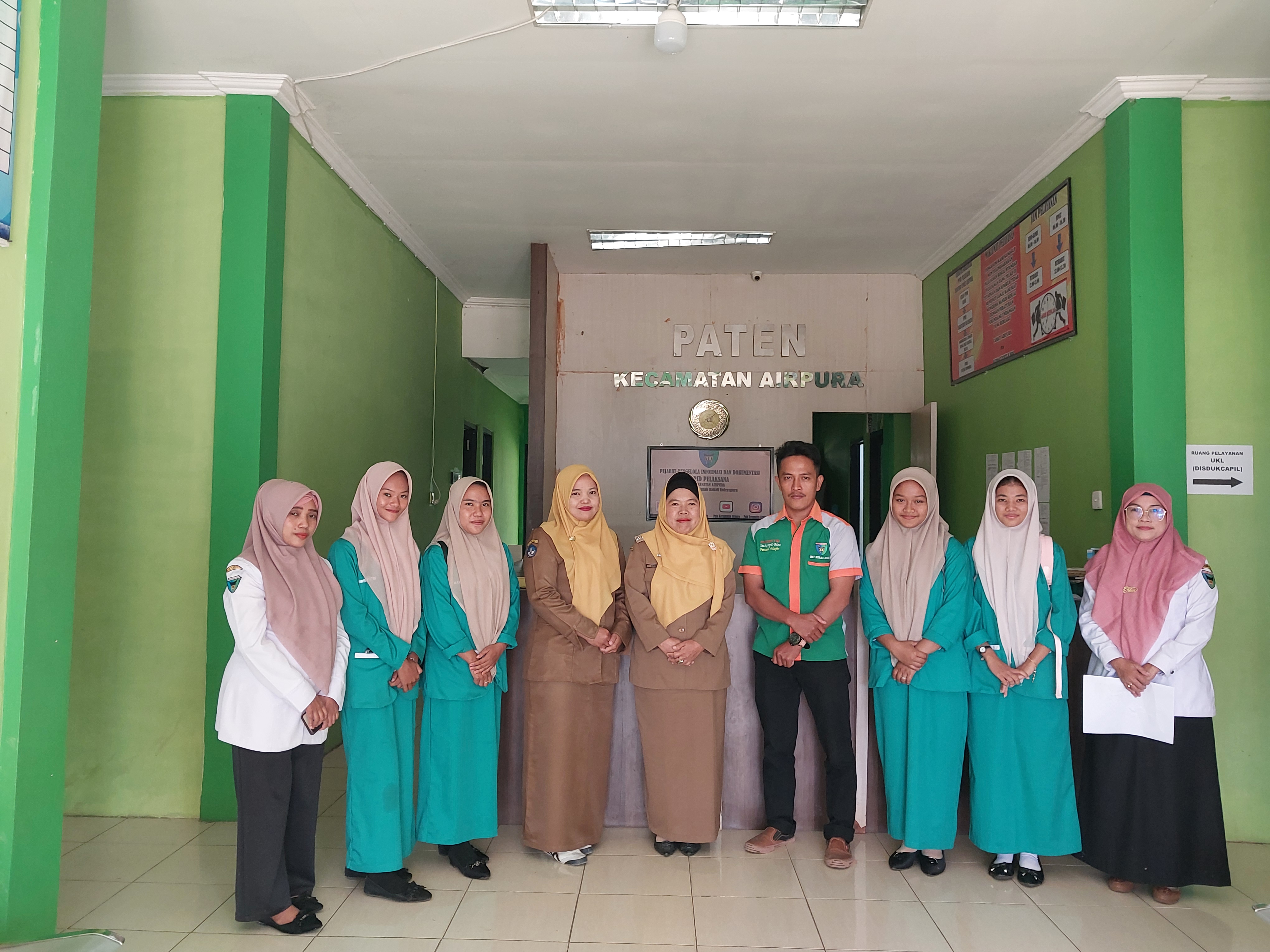 Penerimaan Siswa/i Praktek Kerja Lapangan SMKN 1 Pancung Soal di Kantor Camat Airpura