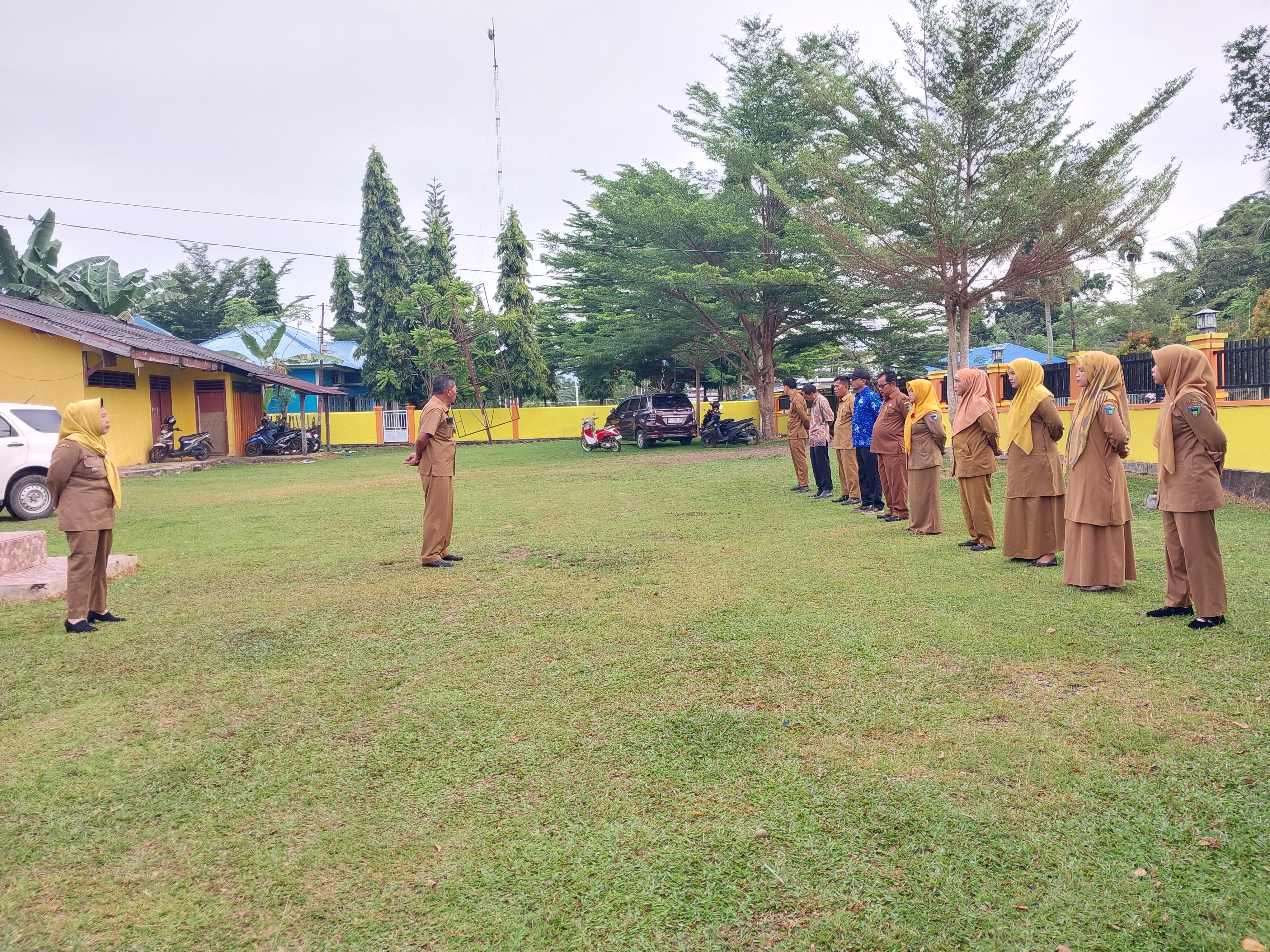 Apel pagi Kantor Camat Airpura, Semangat Disiplin ASN terus Berkobar