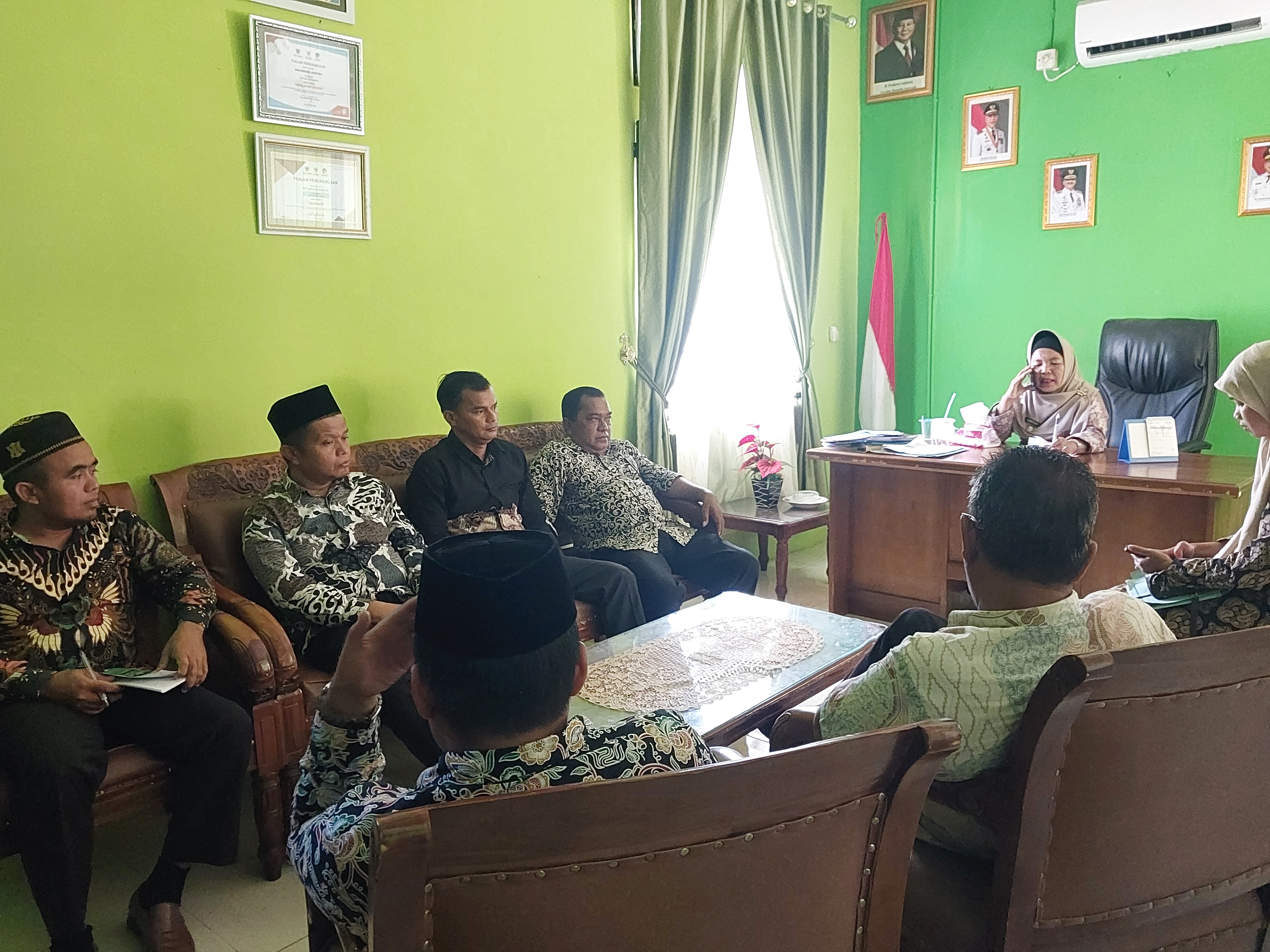 Pemerintah Kecamatan Airpura Terima Kunjungan KUA dalam Rangka Koordinasi MTQ ke-42