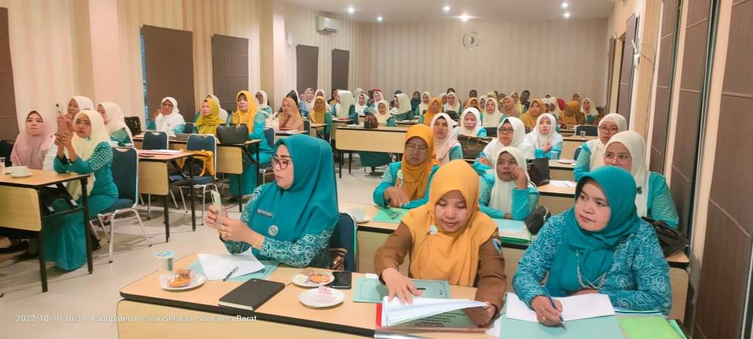 Mengikuti Lomba Expose Dasawisma Tingkat Kabupaten Pesisir Selatan Tahun 2022