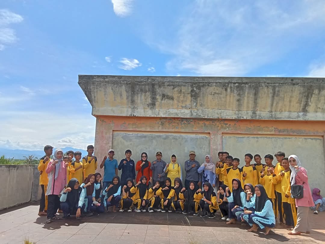 Camat Airpura melaksanakan Kegiatan Monitoring dan Mendampingi Kegiatan Simulasi Mandiri Menghadapi 