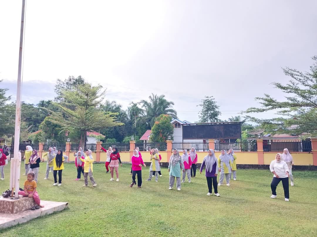 Senam Bersama TP.Pkk Kecamatan Airpura dan TP.Pkk Nagari se-Kecamatan Airpura