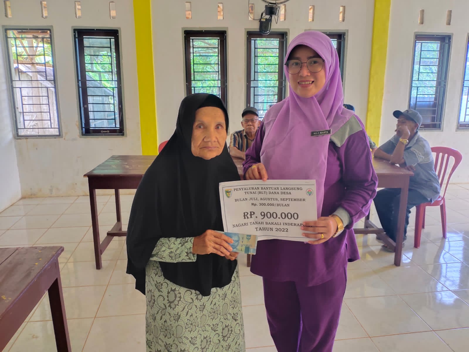 Pembagian Bantuan Langsung Tunai (BLT) Dana Desa di Nagari Tanah Bakali Inderapura