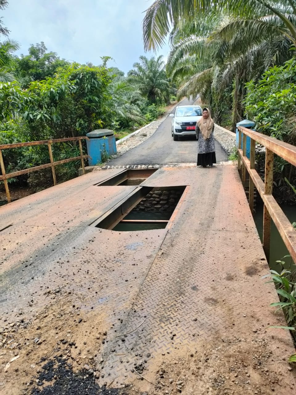 Peninjauan Jalan Baru yang telah selesai pengerjaan pengaspalan jalan di Tamuan Jalur 6 Nagari Tanah