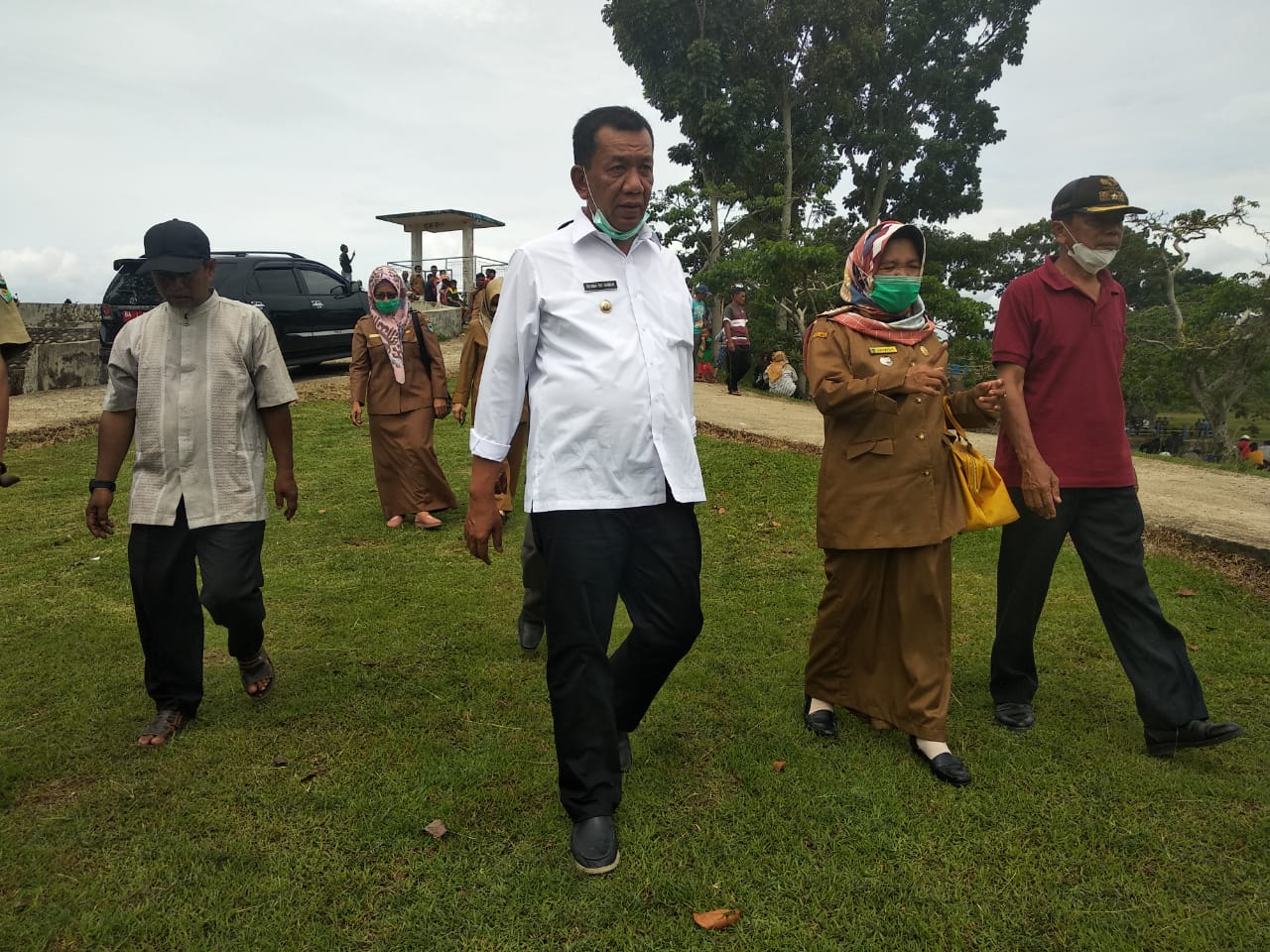 Camat Airpura Dampingi Bupati Pesisir Selatan Peninjauan Lokasi Tenggelamnya seorang Pemuda Nagari I