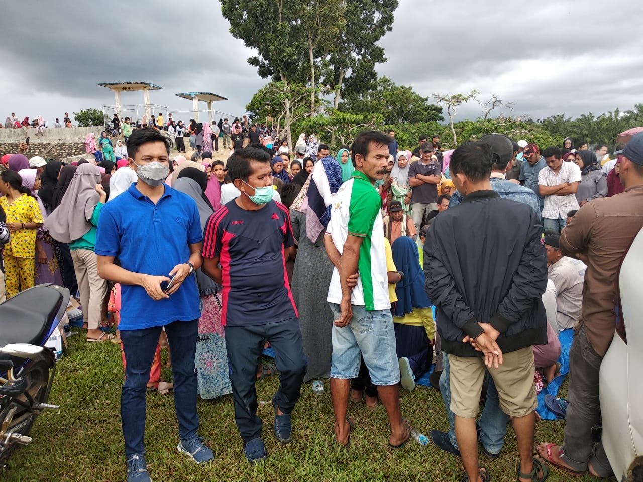 Kunjungan Sekretaris Kecamatan Airpura ke Lokasi Pencarian Keempat korban Tenggelamnya Pemuda Nagari