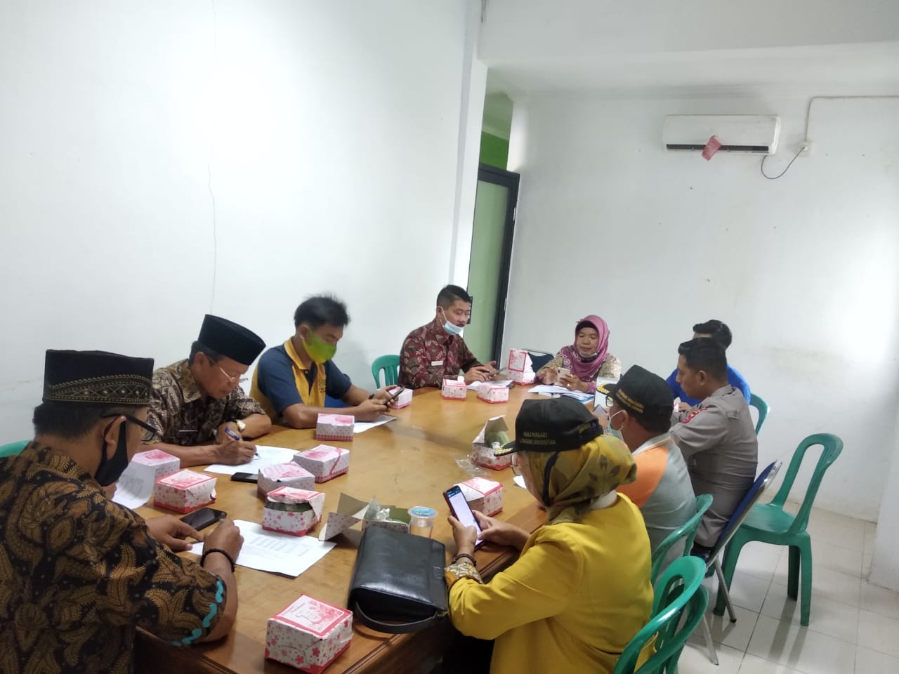 Rapat Percepatan Pelaksanaan Vaksinasi di Kecamatan Airpura