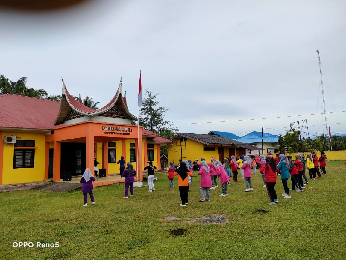 Senam perdana Awal Tahun 2022 di Kecamatan Airpura