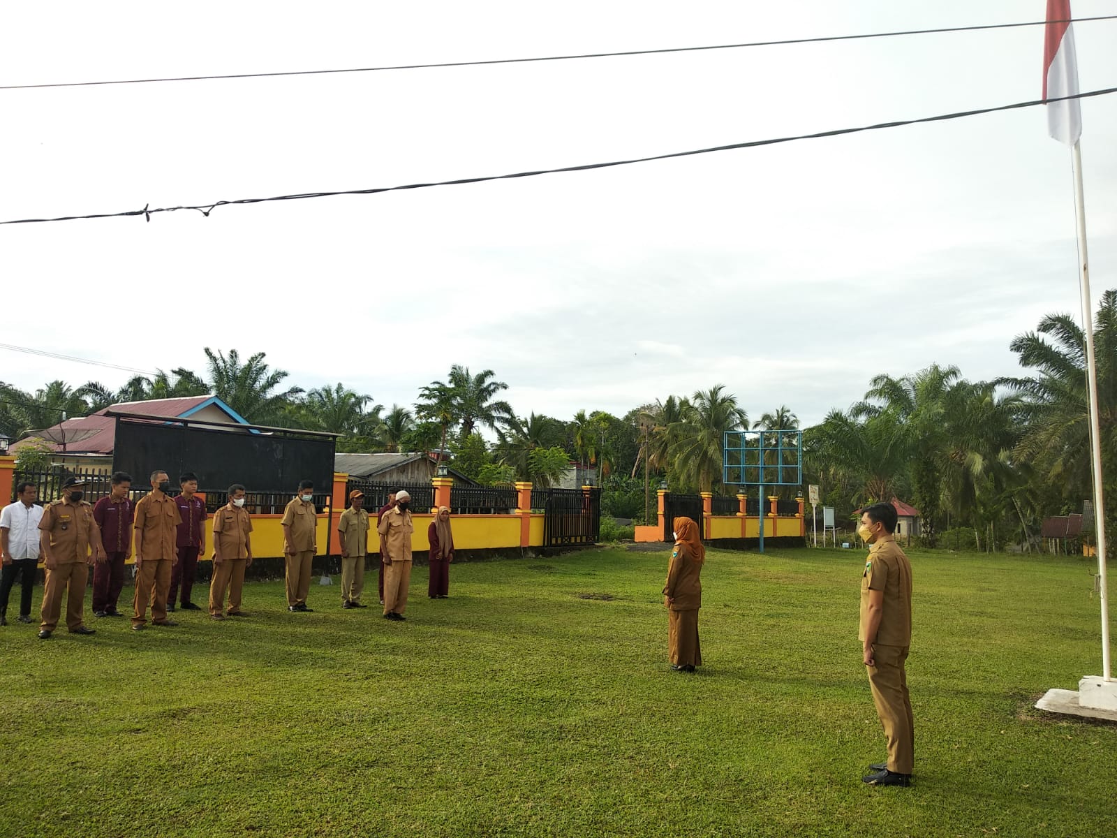 Apel Pagi Gabungan Senin 7 Februari 2022 di Halaman Kantor Camat Airpura