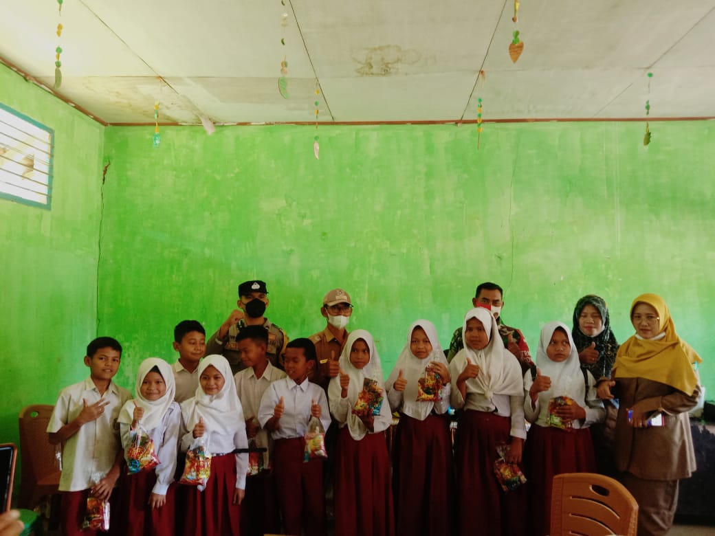 Pelaksanaan Vaksinasi di UPT.SDN 08 Nagari Inderapura Utara Kecamatan Airpura