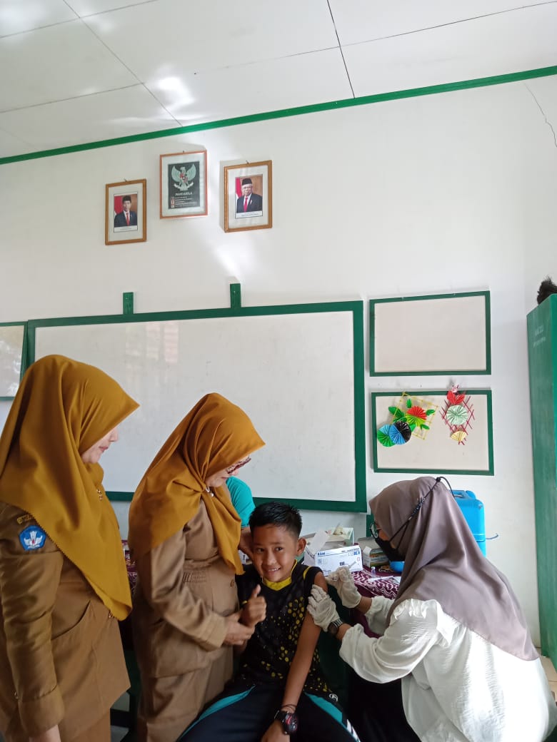 Pelaksanaan Vaksinasi di UPT.SDN 07 Nagari Damar Lapan Batang Inderapura Kecamatan Airpura