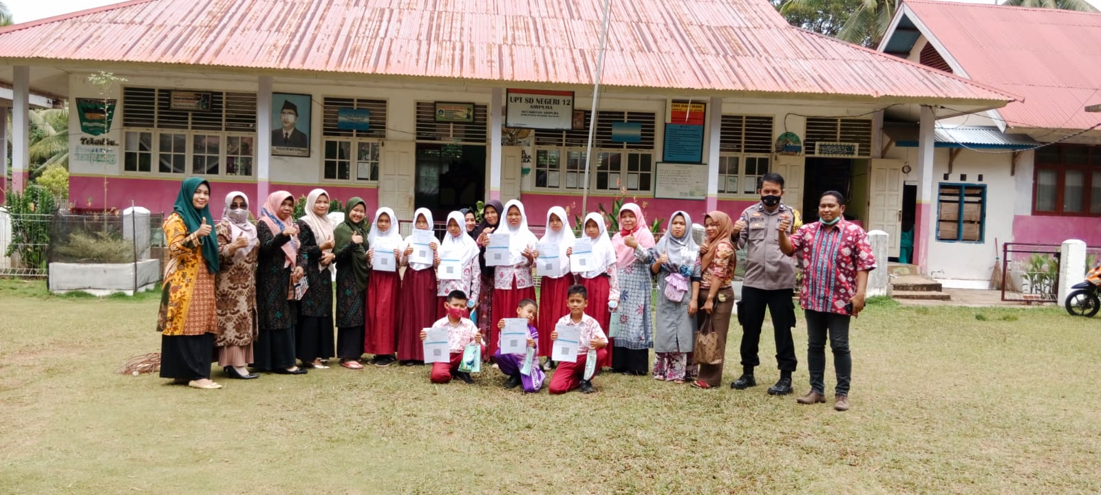 Pelaksanaan Vaksinasi Covid-19 di UPT.SDN 12 Nagari Tanah Bakali Inderapura Kecamatan Airpura