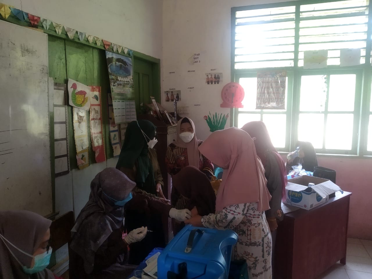 Pelaksanaan Vaksinasi Covid-19 Tahap Ke-2 di UPT.SDN 11 Nagari Tanah Bakali Inderapura Kecamatan Air