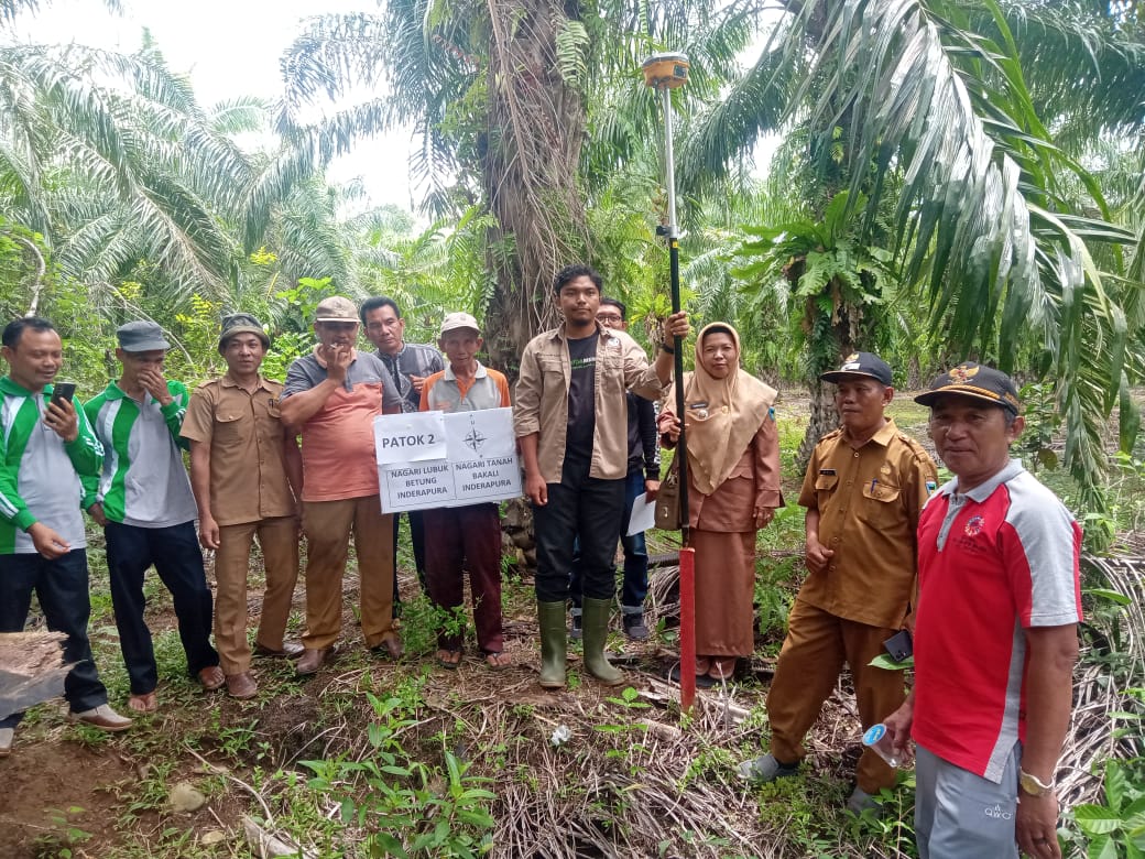 Pemasangan Patok Batas Nagari antar Dua Nagari yaitu Nagari Lubuk Betung Inderapura dengan Nagari Ta