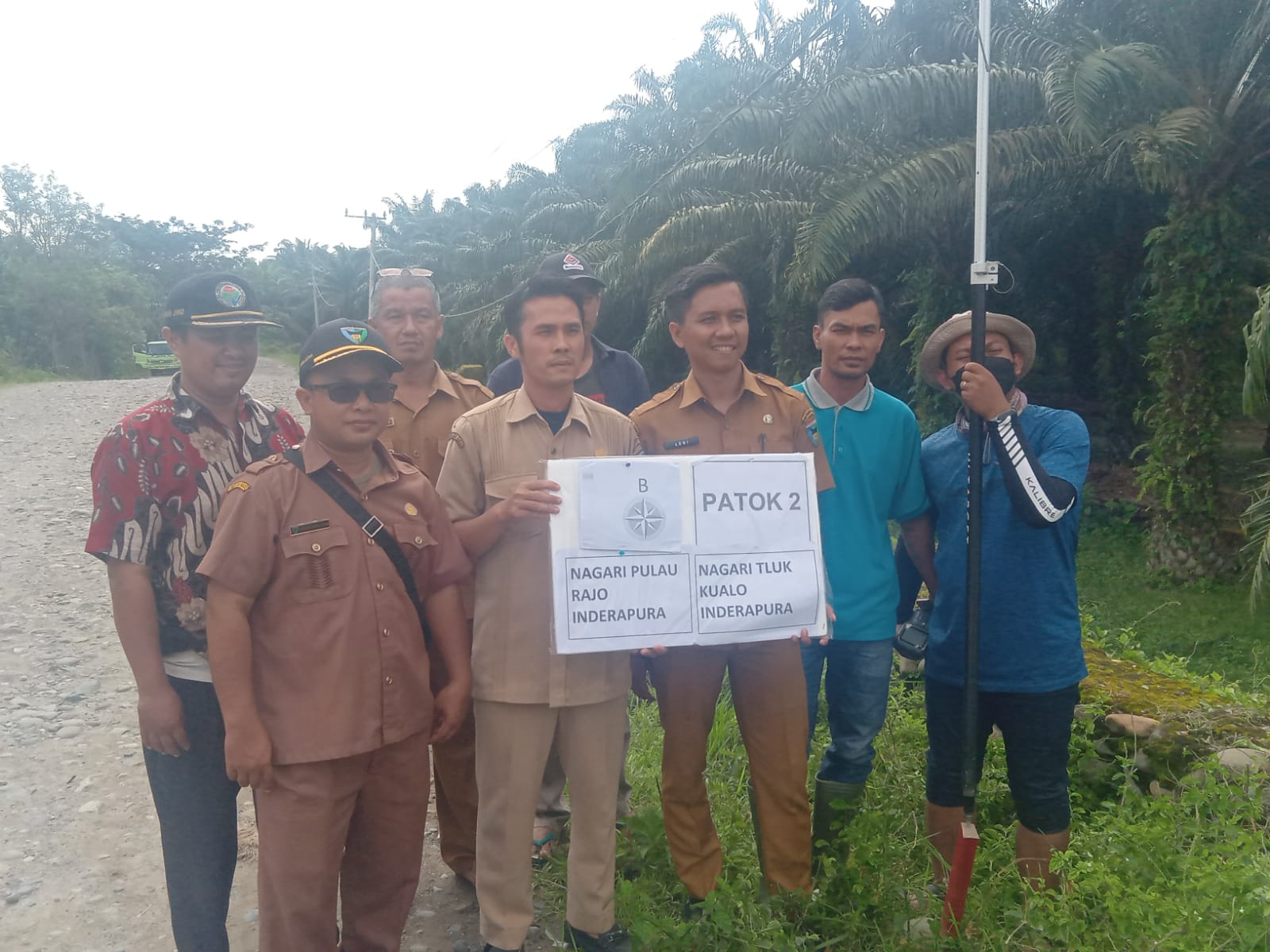 Pemasangan Patok Garis Batas Nagari Antar Nagari Tluk Kualo Inderapura dan Nagari Pulau Rajo Inderap