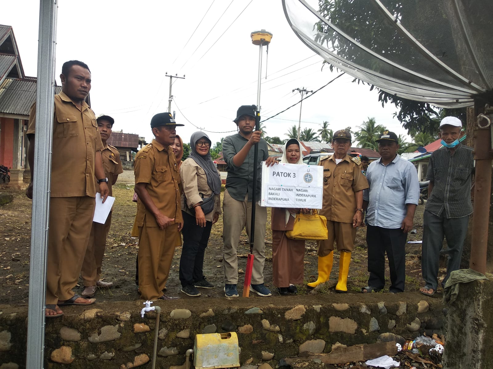 Pemasangan Patok Garis Batas Nagari Antar nagari Tanah Bakali Inderapura dan Nagari Inderapura Timur