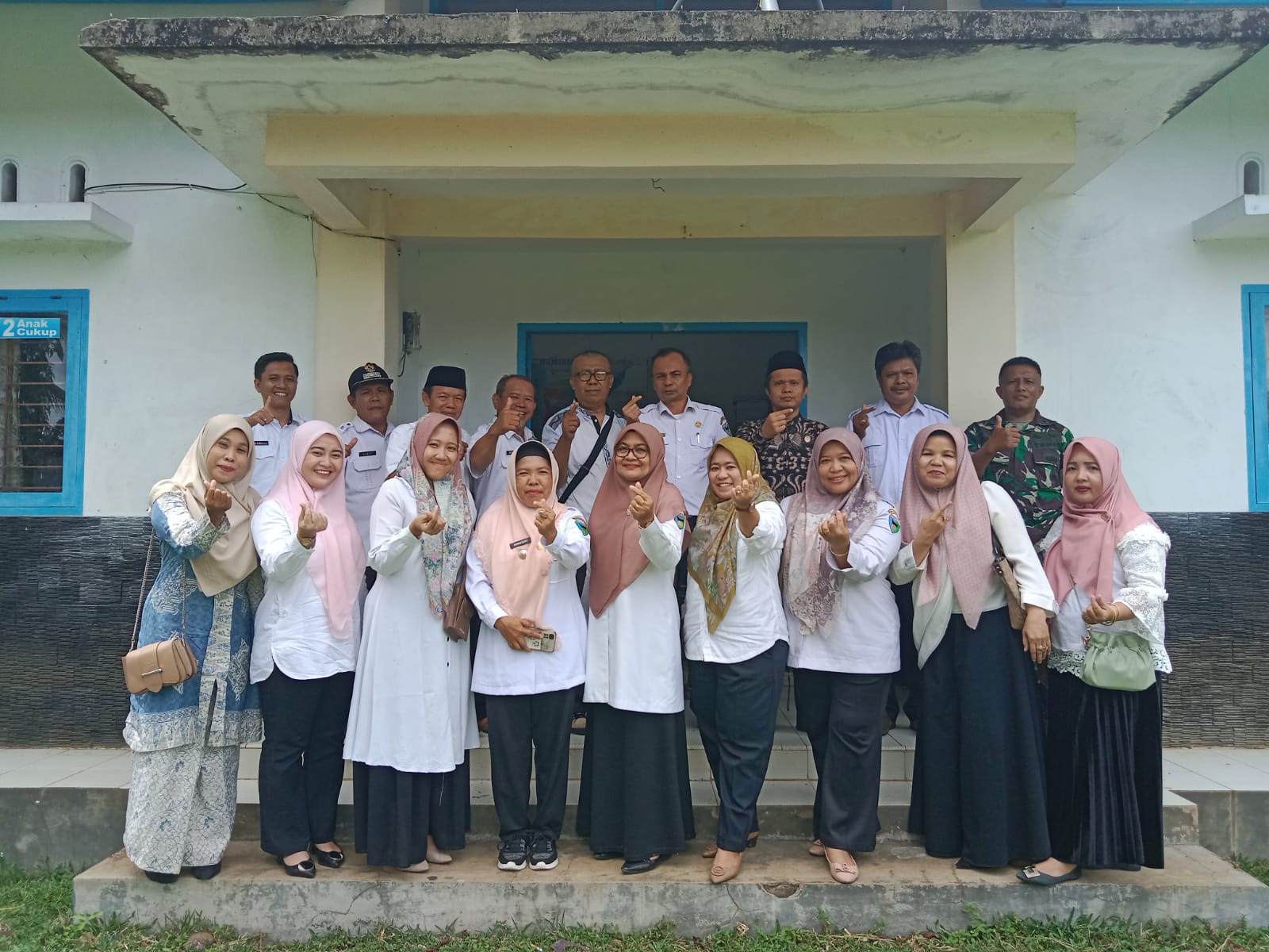 Apel Pagi Setiap hari Senin Merupakan Rutinitas di Kantor Camat Airpura