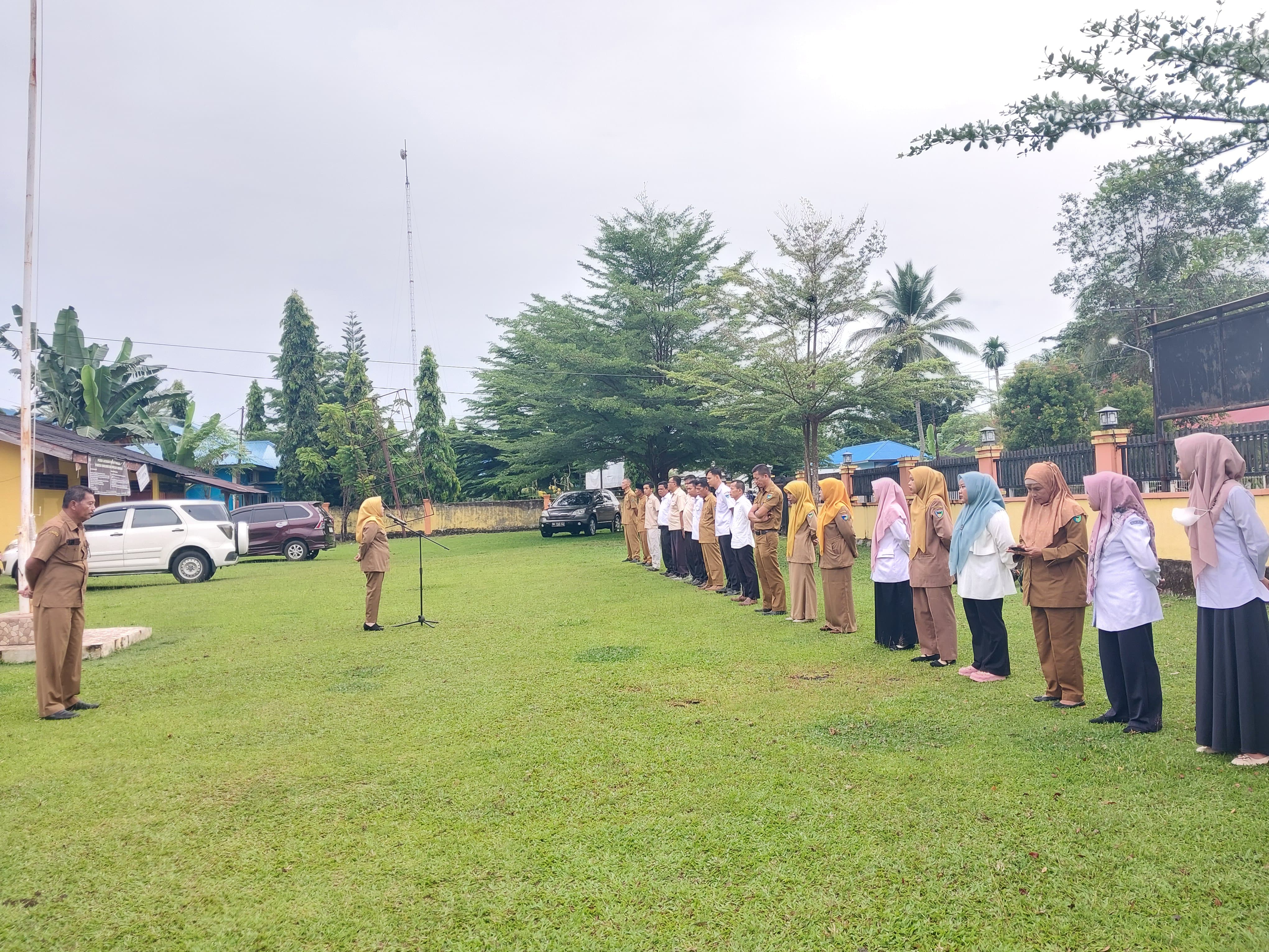 Apel Gabungan Perdana setelah Libur Hari Raya Idul Fitri 1446 H Kantor Camat Airpura Selasa, 08 Apri