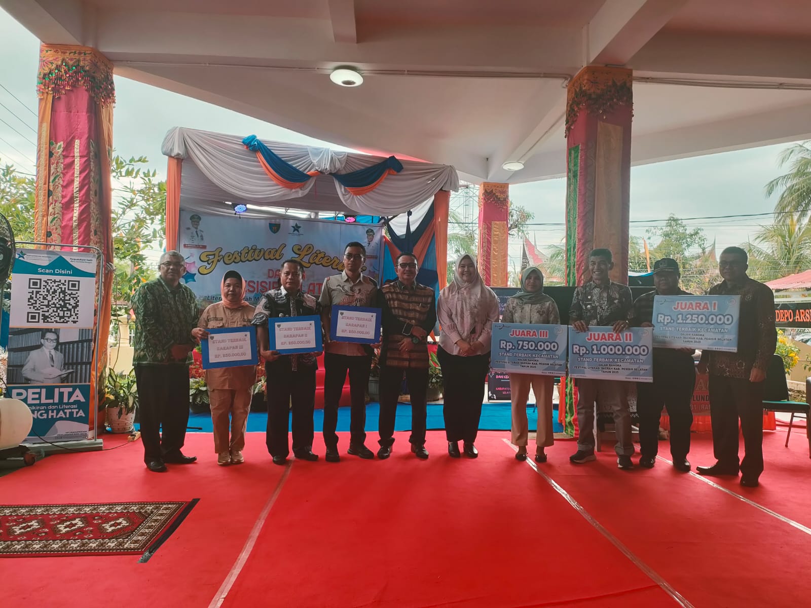 KECAMATAN AIRPURA  RAIH HARAPAN III STAND TERBAIK DI FESTIVAL LITERASI DAERAH  PESISIR SELATAN 2025
