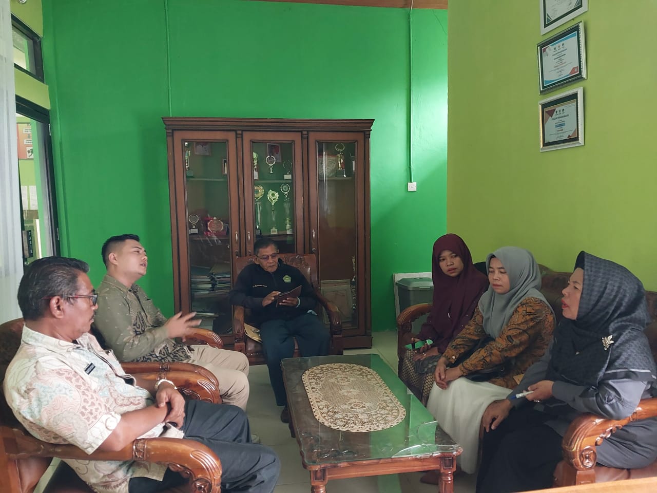 Pemerintah Kecamatan Airpura Menerima Kunjungan  Dari Dosen Pembimbing STAI Balai Salasa YPPTI Pesis