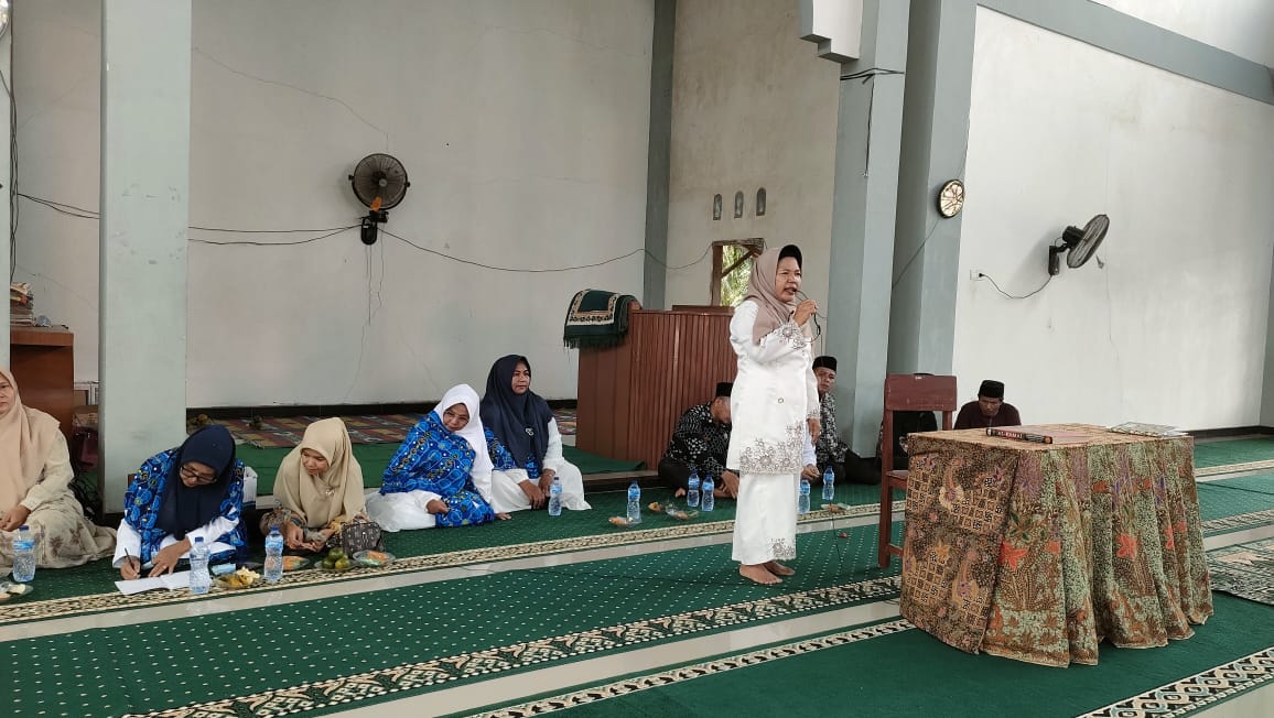 CAMAT AIRPURA BESERTA TP.PKK KECAMATAN HADIRI WIRID GABUNGAN BKMT DI MASJID NURUL YAQIN NAGARI PALOK