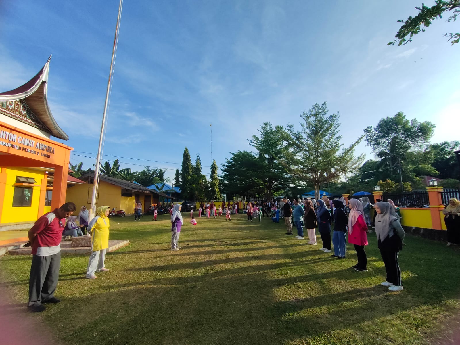 Apel Pagi Rutin di Kantor Camat Airpura Berjalan Tertib dan Lancar