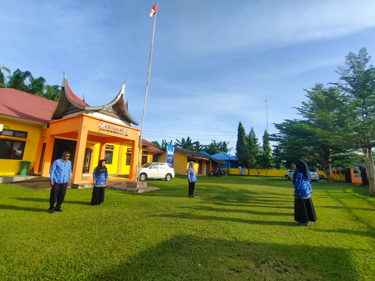 Pemerintah Kecamatan AirpuraTetap Laksanakan Apel Pagi Rutin di Bulan Ramadhan
